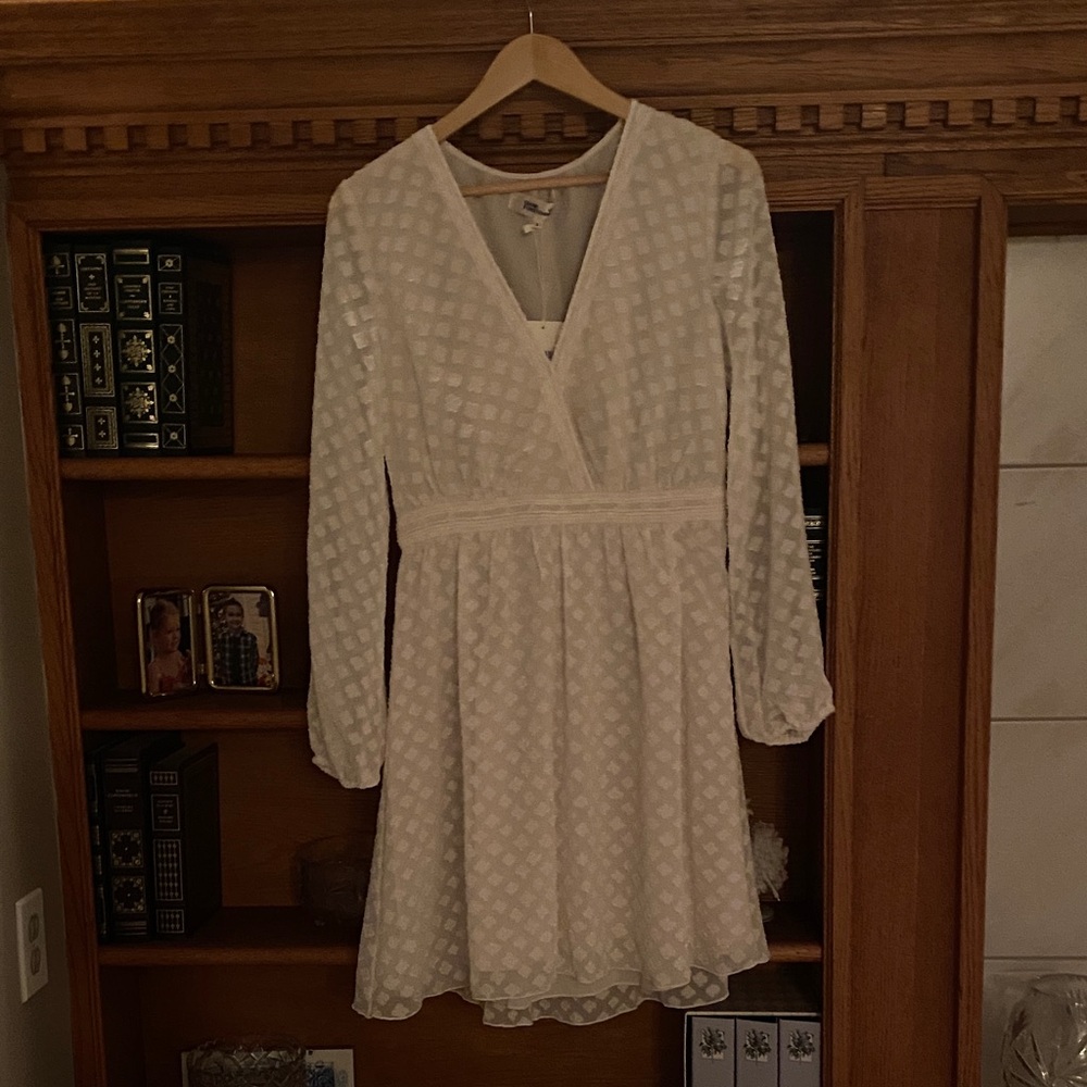 NWT Diane von Furstenberg Elegant White Chiffon Dress